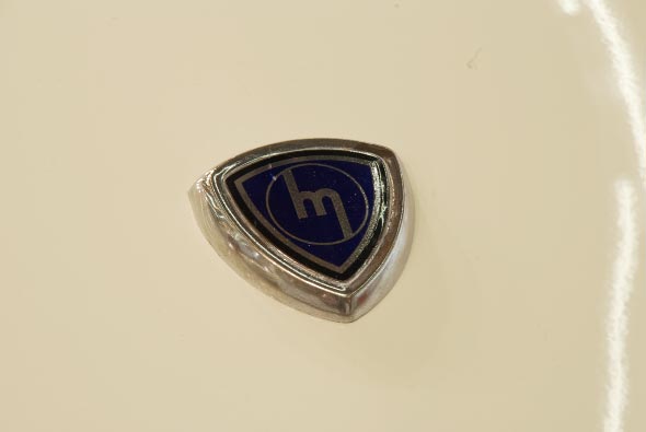 la M de Mazda