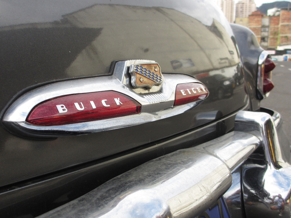 Buick emblema baul copy
