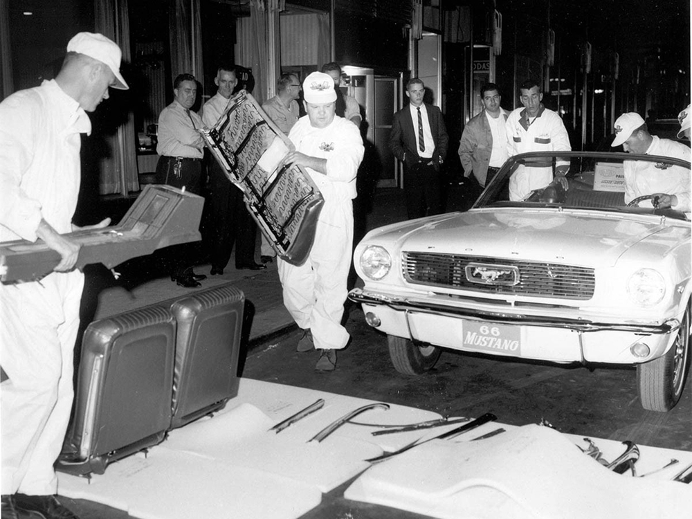 1966_ford_mustang_empire_state_building_4