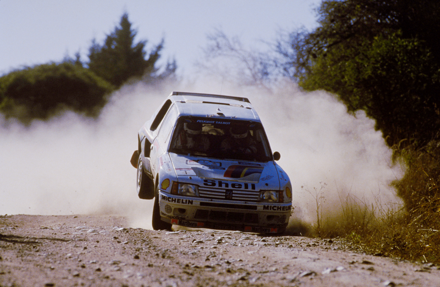 044 - WRC 1985. Argentine. Reutemann/Fauchille. Peugeot 205 Turbo 16. 3me