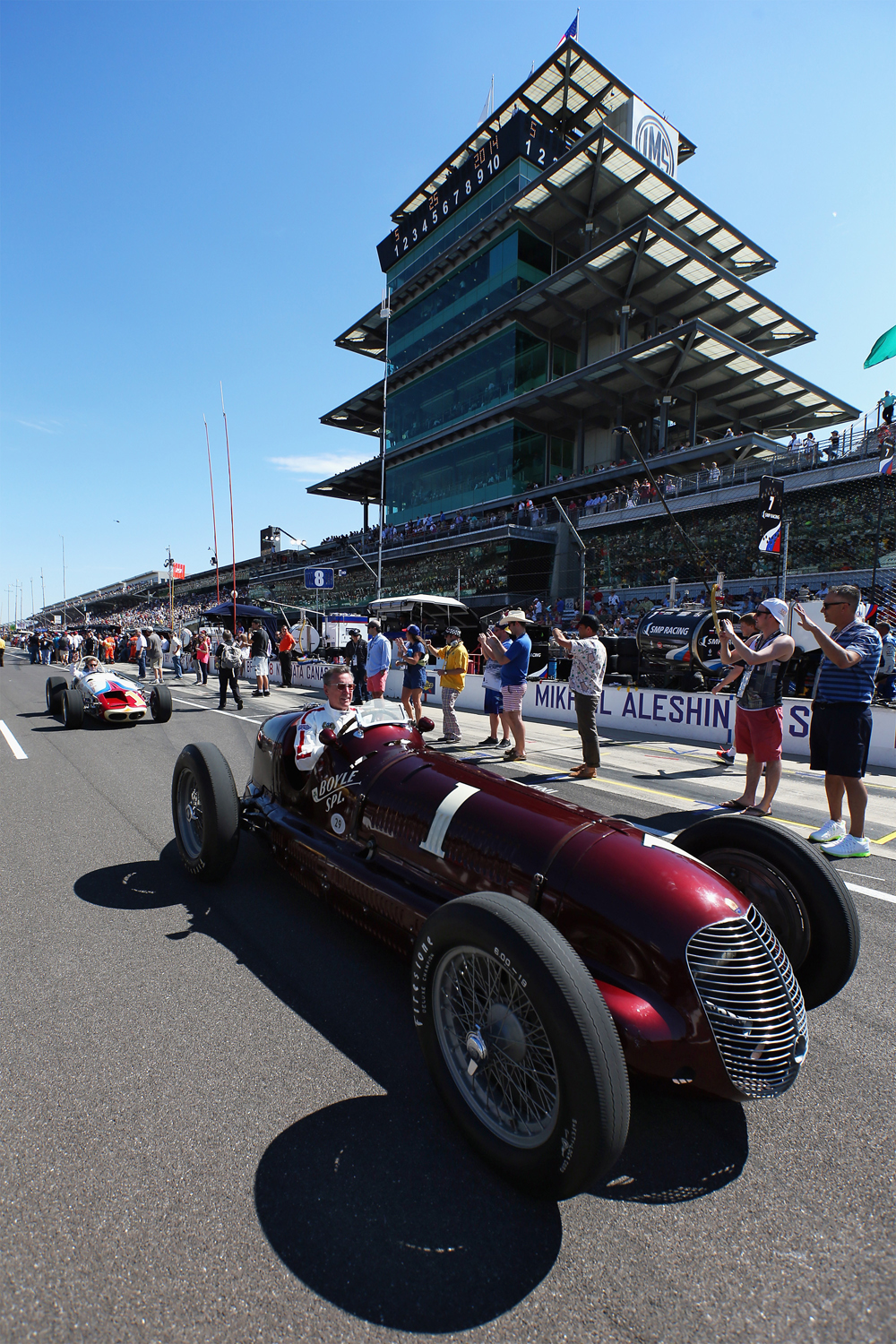 KEY SHOT: Maserati 8CTF "Boyle Edition" Runs Historic Lap In Commemoration Of Indianapolis 500 Two-Time Victory
