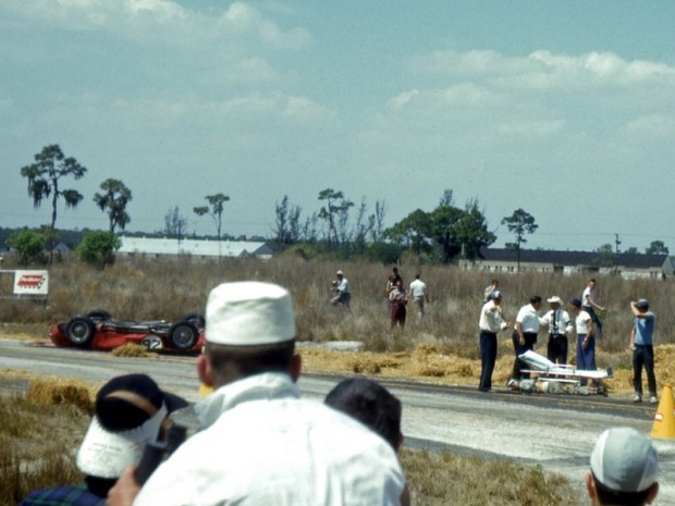 1Sebring1956 auto volcado