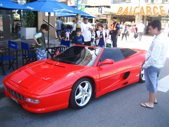 Ferrari y chicos