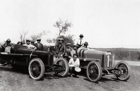 La marca de la boina... Gran Premio de Córdoba 1924, Carú y su RL Targa Florio (izq) y Zanardi y su RLSS (der)