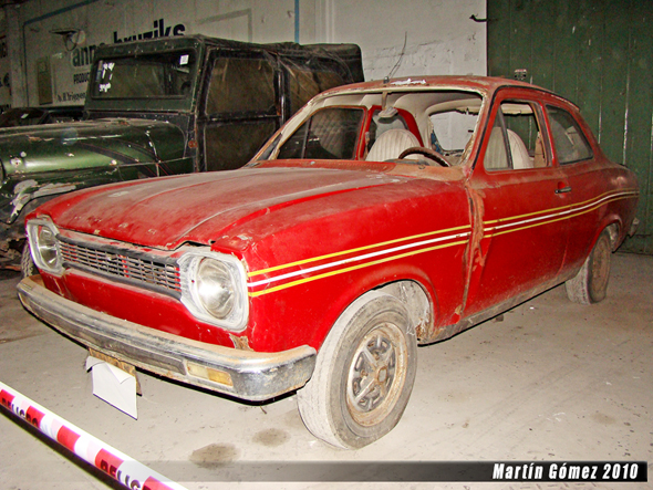 Escort listo para réplica de rally