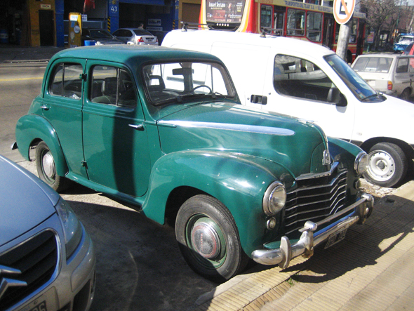 Vauxhall parado, no tan velox