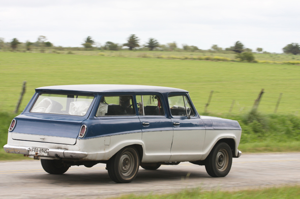 Chevrolet C10 Veraneio en los alrededores de Juan Soler