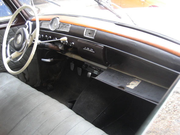 Mercedes 180 interior