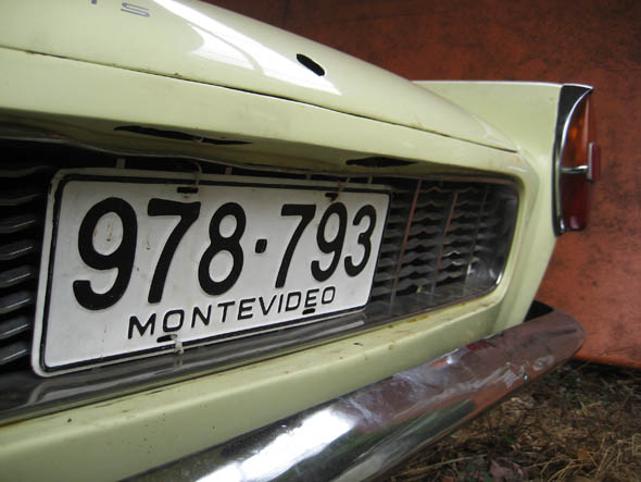 Guat? Renault Floride veneco, placa de Montevideo, faro de 1100