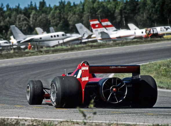 Los aviones del fondo, son los de Niki ????