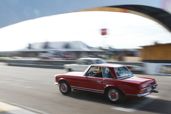 Mercedes Pagoda y BMW 2002