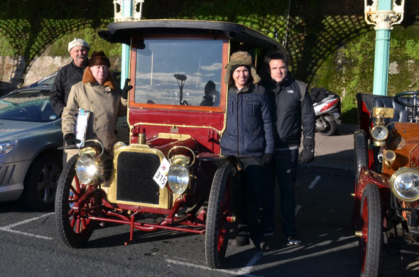 El equipo en Brighton (Bright Town): Chris, Barry, Todd & Cris.