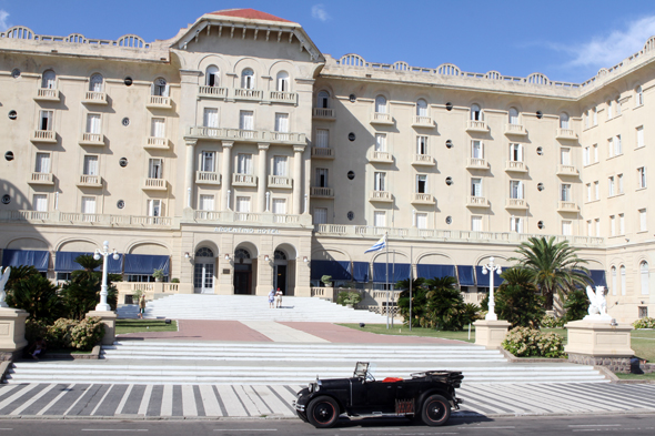 Dodge y Hotel argento